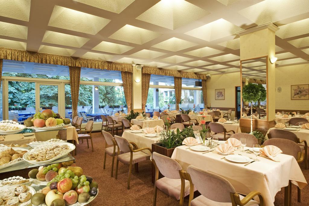 Hotel Patria بيتْش المطعم الصورة